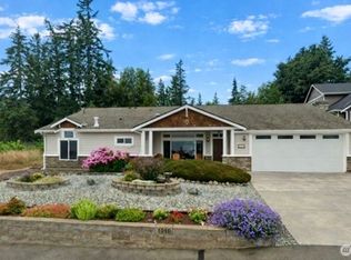 1010 Lightning Way, Camano Island, WA 98282