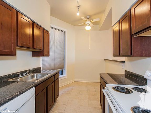 5th image of 1425 N Dearborn St #1416