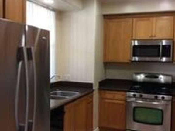 4th image of 525 N Adams St APT 209