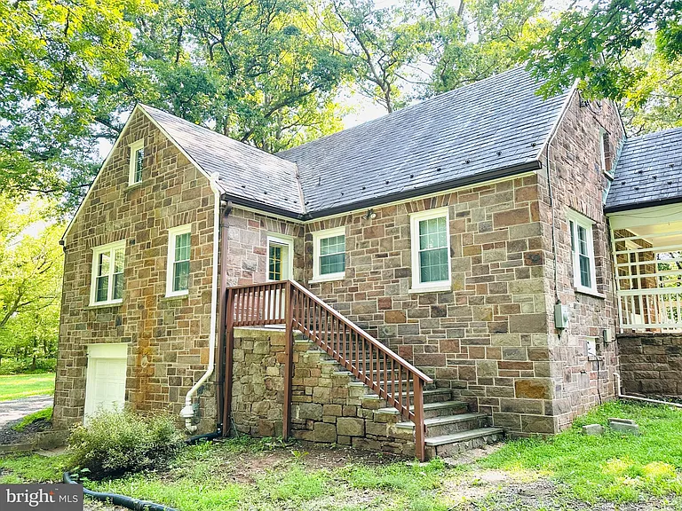 21120 Martinsburg Rd — Photo 2
