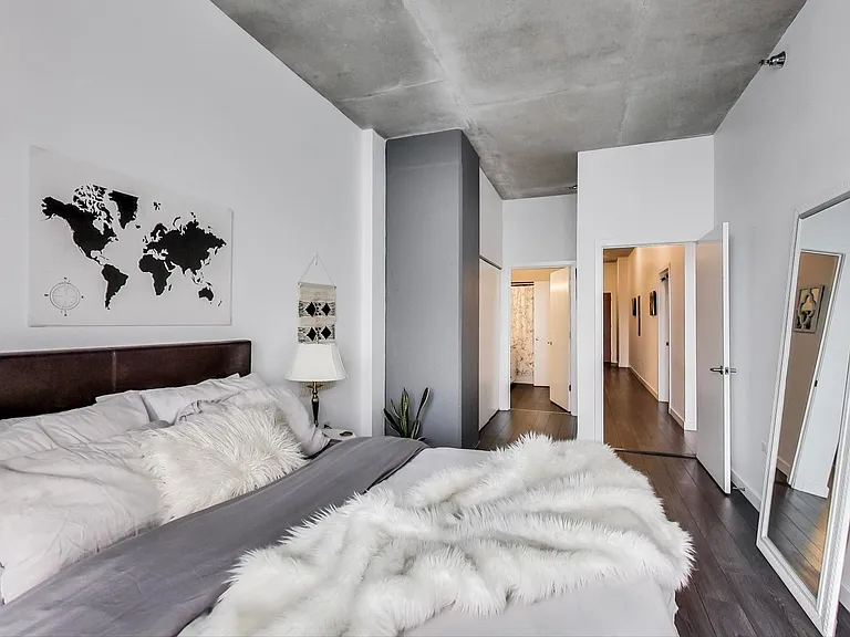 235 W Van Buren St #4311 — Photo 16