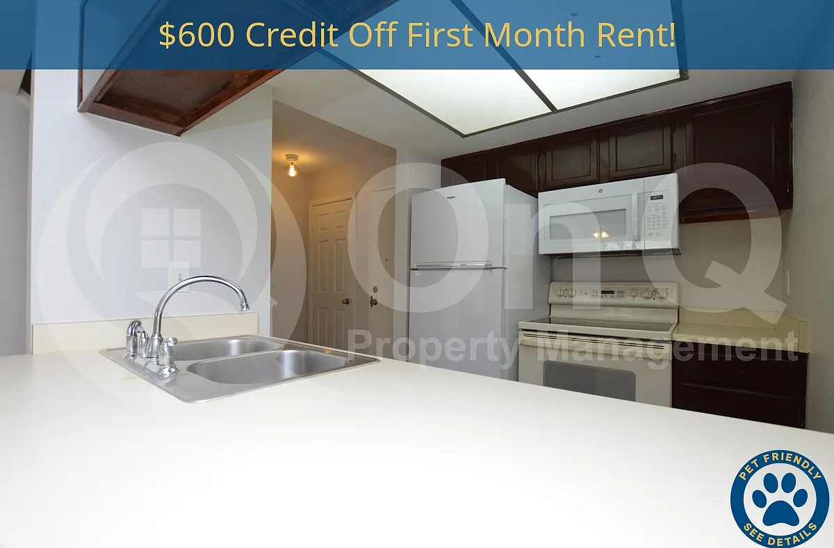2 bed, 3.0 bath, 999 sqft, $999 — Photo 1