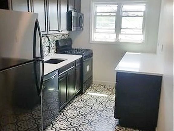 3rd image of 20-65 21st St #2