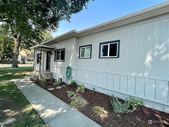 3rd image of 520 N Cottonwood Street