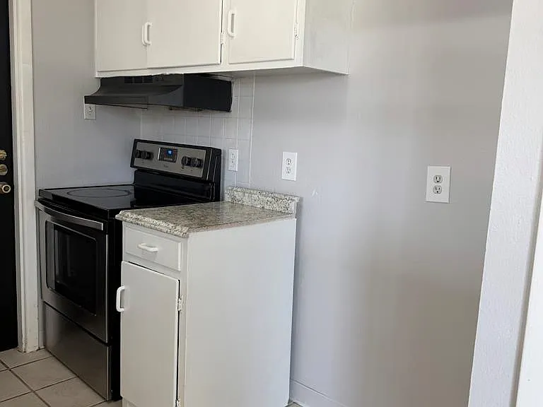 1804 Cord St — Photo 6