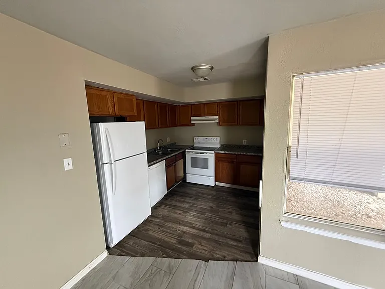 1804 E 66th Pl S #E108 — Photo 4