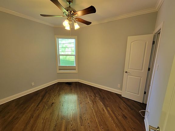 3rd image of 6119 N Wolcott Ave #1