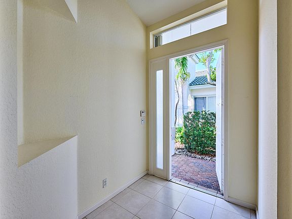 5th image of 8071 Brindisi Lane