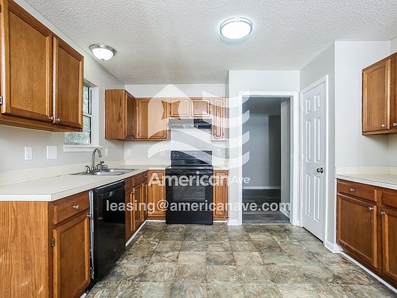 1601_004_kitchen_5.jpg