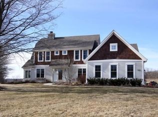 1053 Hickory Hill Pkwy W, Hubertus, WI 53033