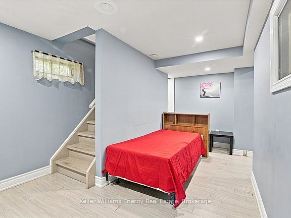 3rd image of 21 Upland Dr