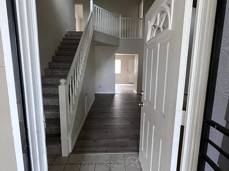 3401 Cassie Ln — Photo 2