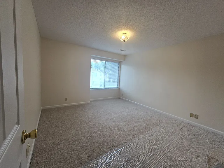 110 Westbrook Ct — Photo 9