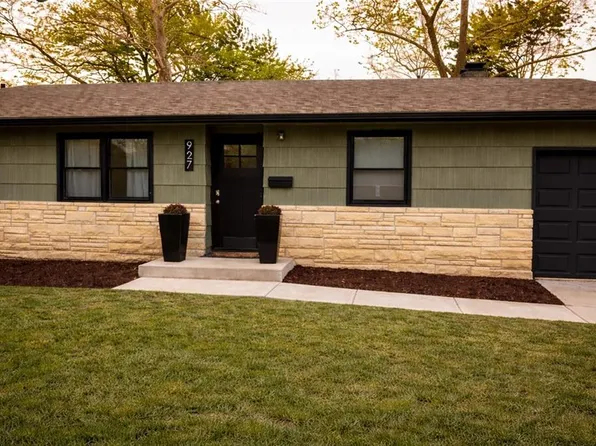 927 W 20th Ter, Lawrence, KS 66046