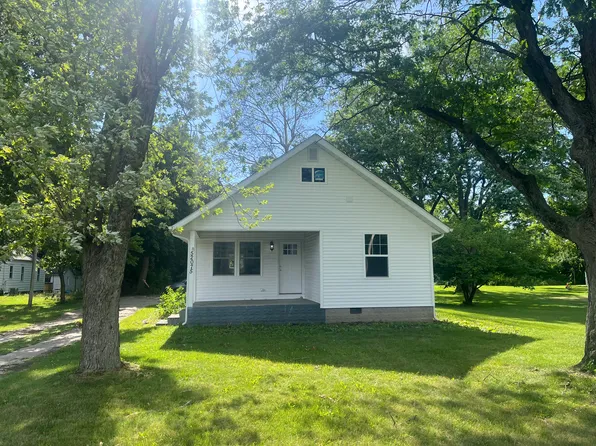 52075 Clover Trl, Granger, IN 46530