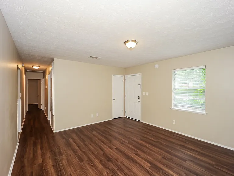 6133 Fieldcrest Dr — Photo 5