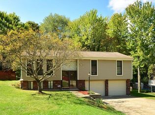 5035 Meadowridge Ln, Gibsonia, PA