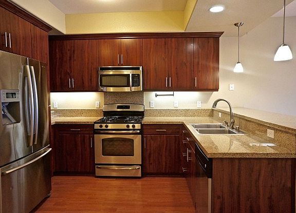 full kitchen