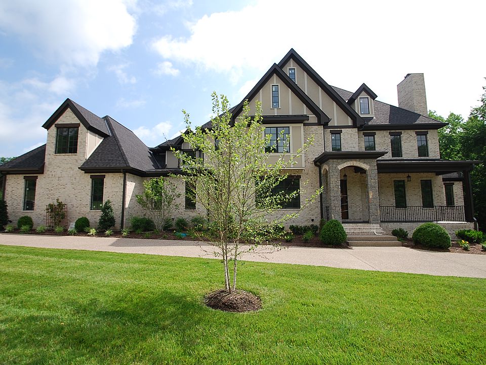 1st image of 370 Lady Of The Lake Ln
