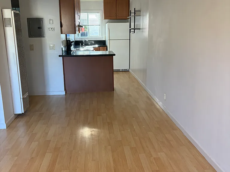 301 Laurel Way #2 — Photo 10