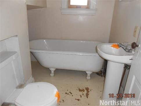 3rd image of 1073 Woodbridge St