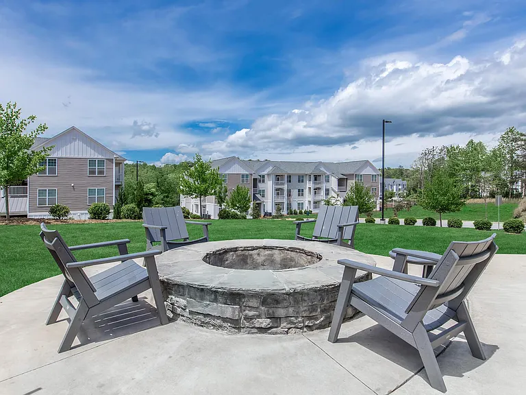 Riverstone Apartments at Long Shoals — Photo 95