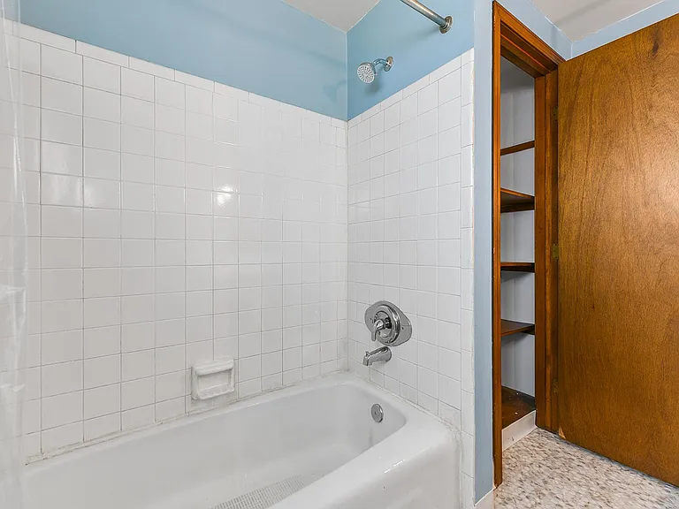 92 Gordon St — Photo 13