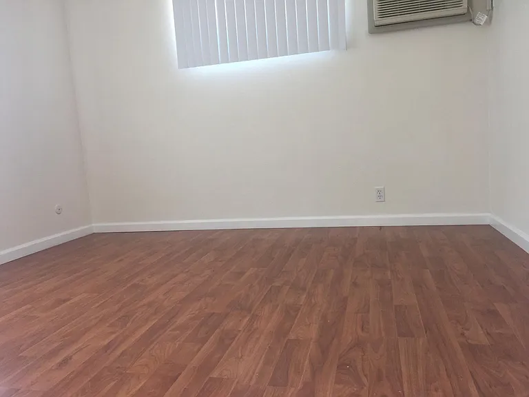 5929 Laurel Canyon Blvd #8 — Photo 10