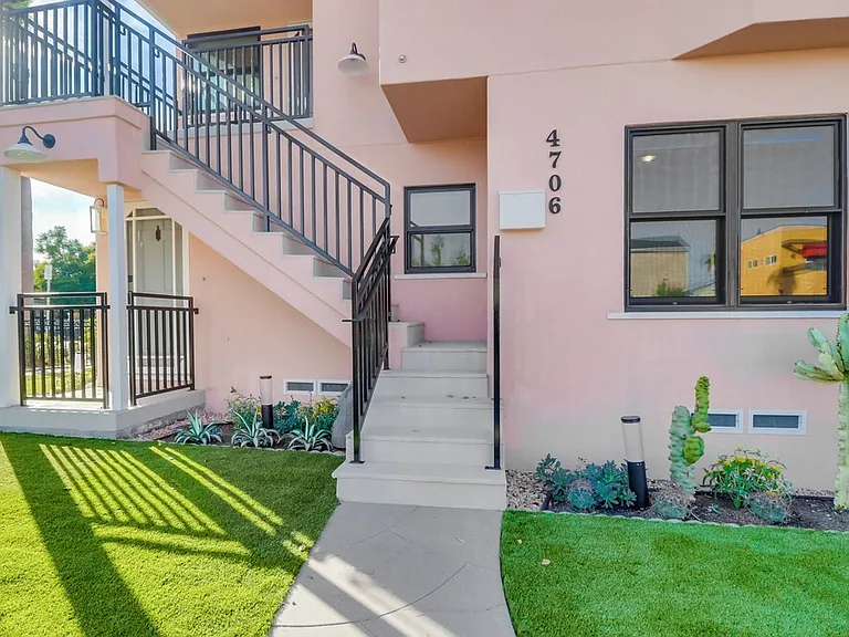 4706 Vista St — Photo 4