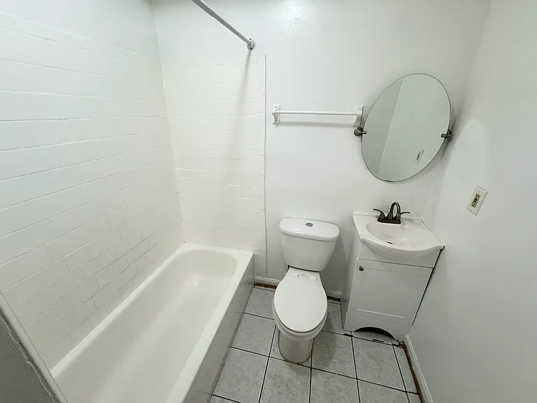 1537 A St SE — Photo 11