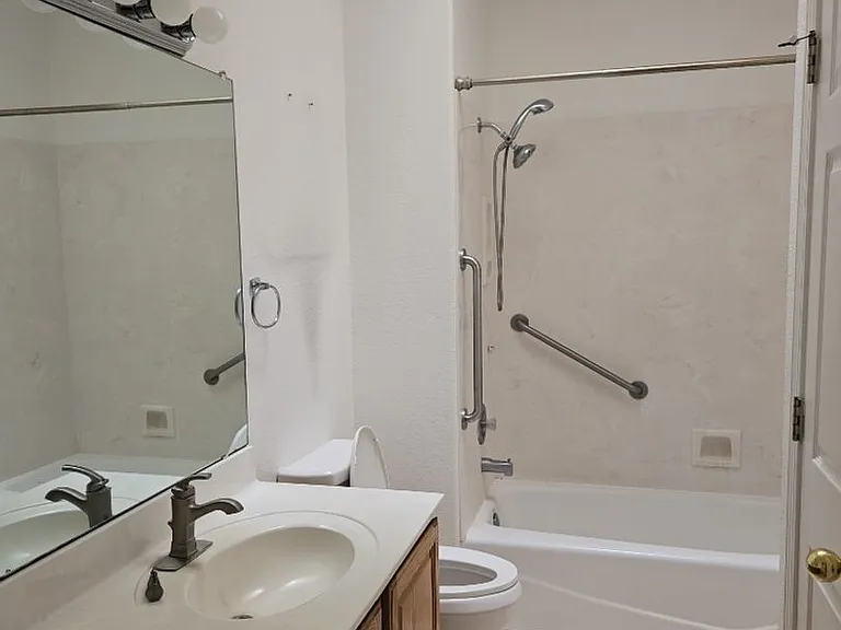 8415 Calle Soquelle NE — Photo 13