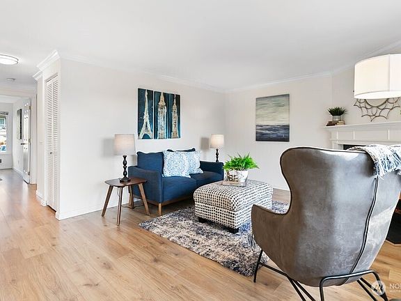 5th image of 10110 NE 60th Street #103