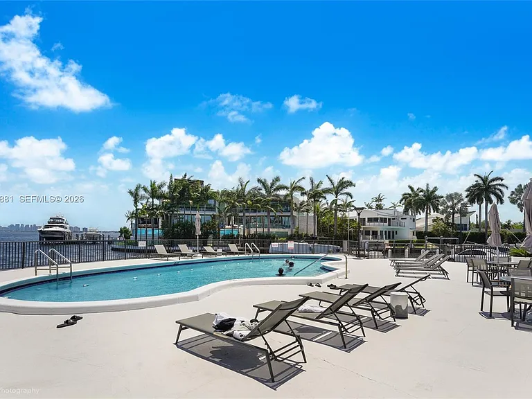 11930 N Bayshore Dr #909 — Photo 13