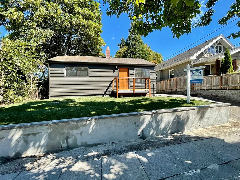 3914 SE 13th Ave — Photo 1