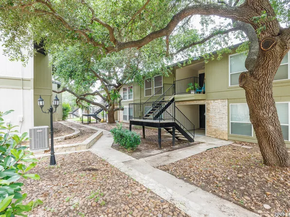 100 LORENZ RD APT 1110, San Antonio, TX 78209