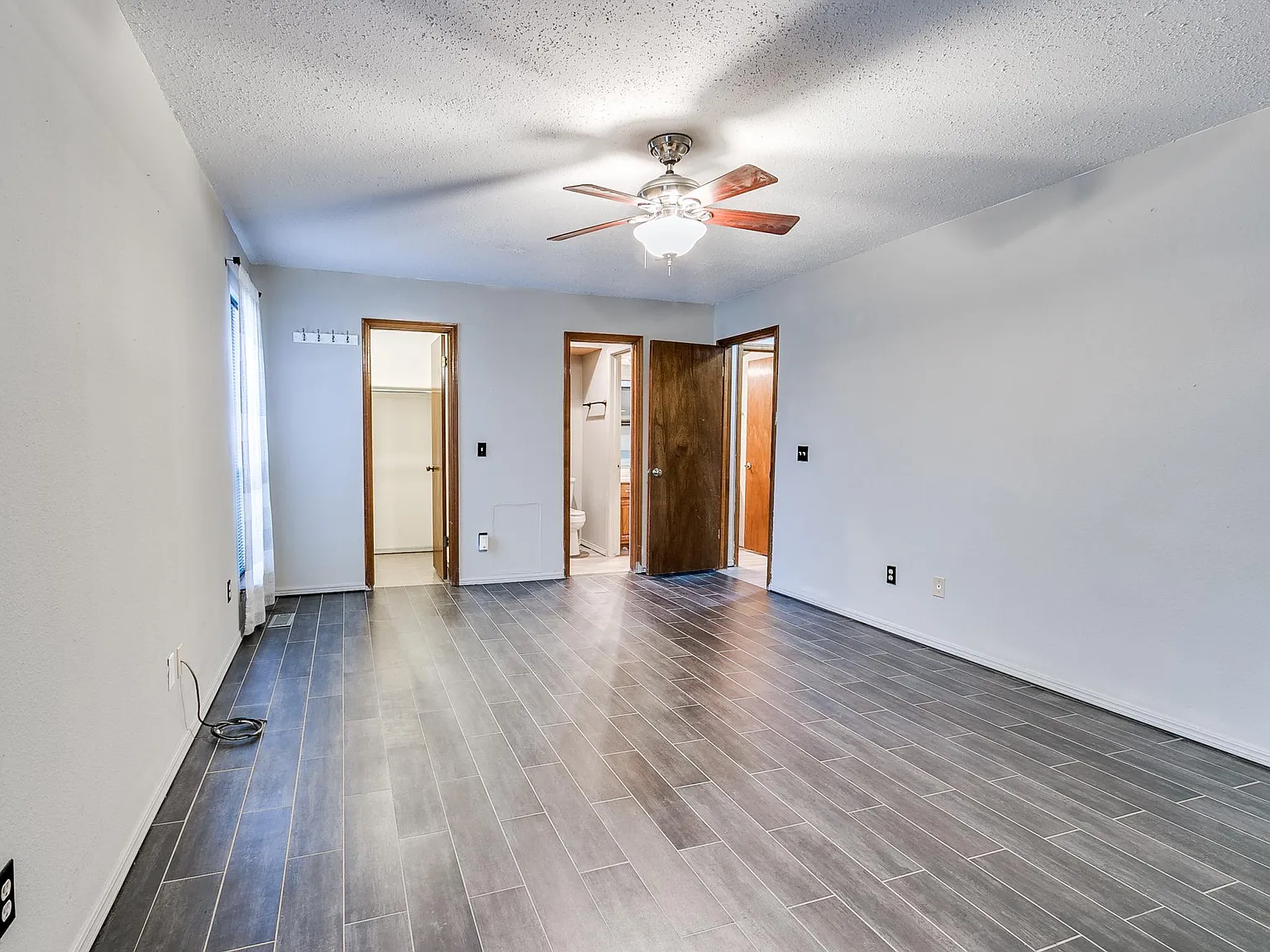 13901 Fairhill Ave — Photo 3