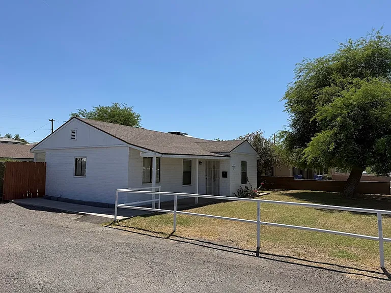 531 E Osborn Rd — Photo 5