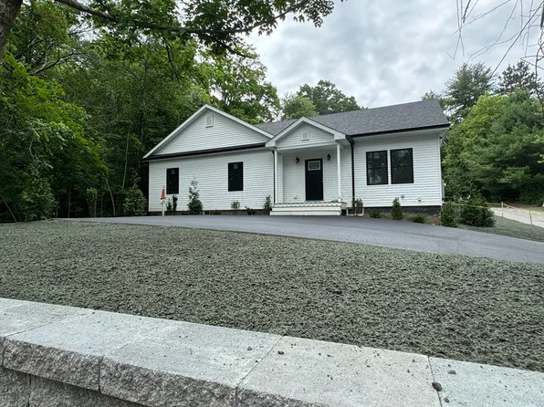 14 Bolton Rd, Clinton, MA 01510