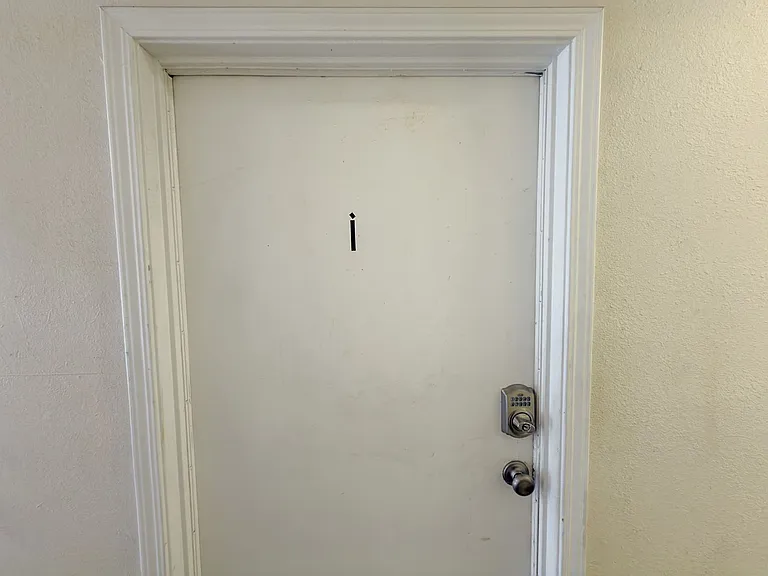 921 Sartori — Photo 3