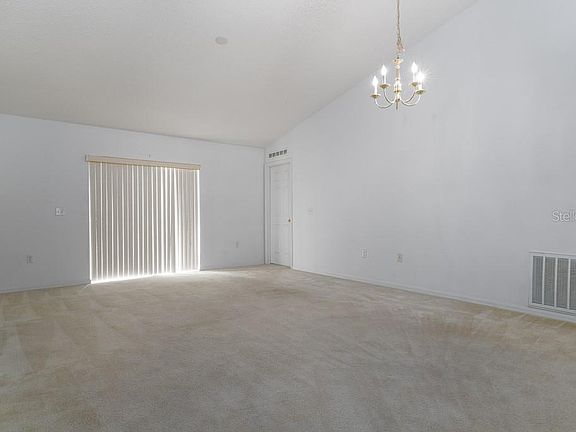 5th image of 2909 W Huron Dr