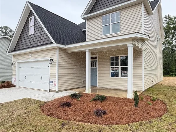 1432 Pamalee Dr, Fayetteville, NC 28303
