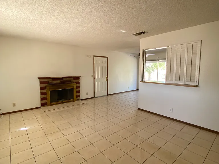16463 Solvang Ave — Photo 9