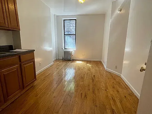 412 W 56th St APT 15, New York, NY 10019