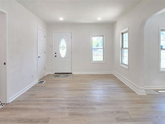 3rd image of 3412 Argentine Blvd