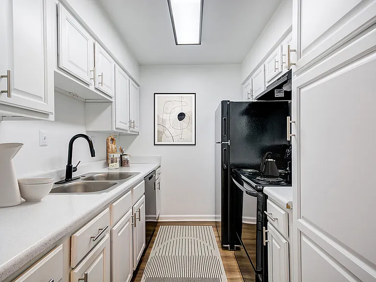 Experience the elegance of this modern kitchen, perfect for culinary adventures. Experience the elegance of this modern kitchen, perfect for culinary adventures.