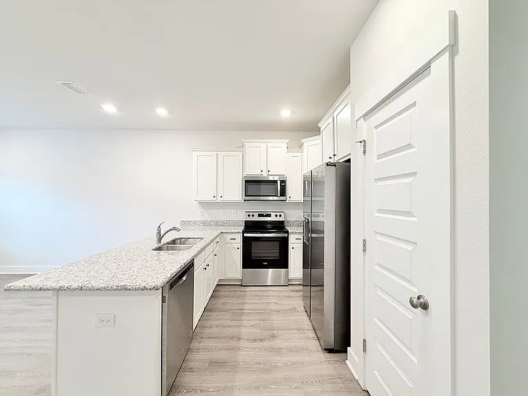 9620 Nature Creek Blvd — Photo 4