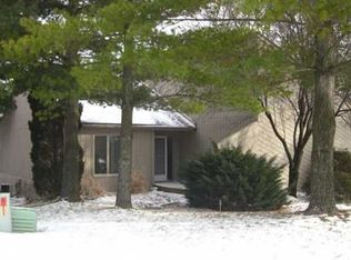 2558 Bruin Dr, East Lansing, MI