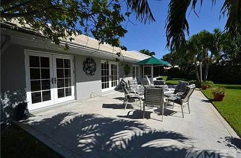 3rd image of 4911 King Palm Cir