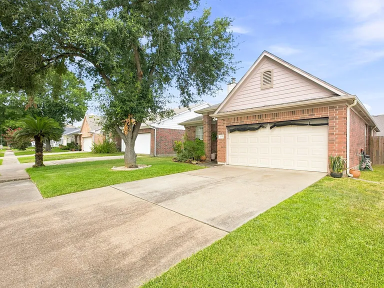2910 Greenvalley Trail Dr — Photo 2