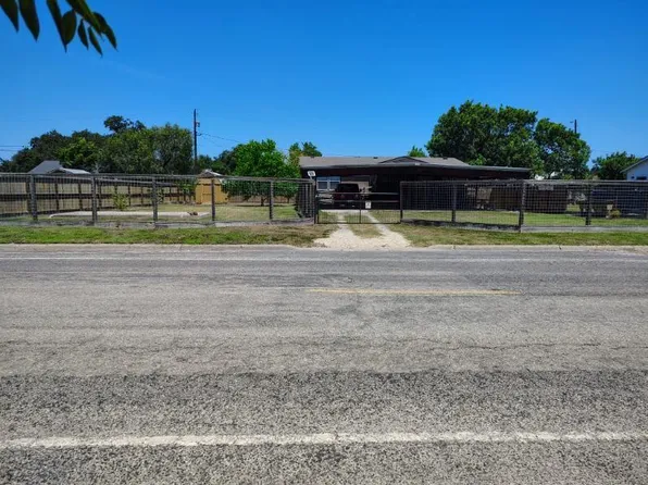 505 Locke St, Woodsboro, TX 78393